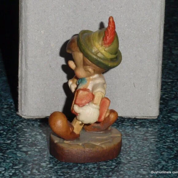ANRI DISNEY MINIATURE 2" WOOD CARVING FROM ITALY PINOCCHIO WITH APPLE WITH BOX!